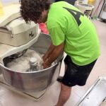 Mani in pasta a Caprarola: il laboratorio di panificazione di Territorio in Movimento 3.0 presso il forno La Casa del Pane (33 di 36)